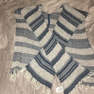 Cardigan/shall/poncho